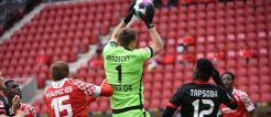 Leverkusen Goalie Hradecky will gegen Mainz sein Tor sauber halten