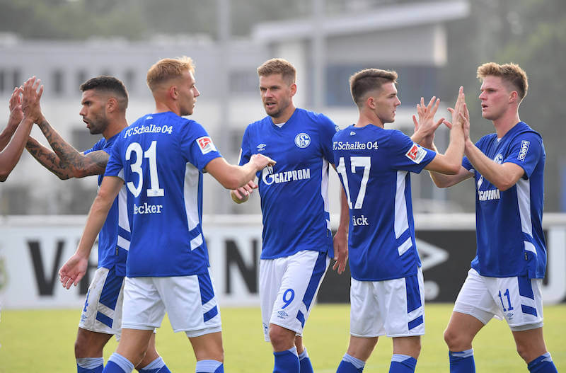 Der FC Schalke 04 gilt als heißtester Kandidat auf den Bundesliga-Aufstieg